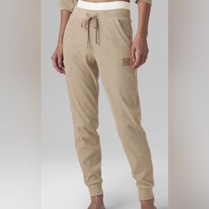 ALO Yoga Muse sweatpant